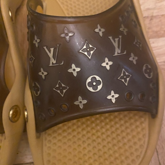 LV sandals Size 38 like new - Picture 4 of 6